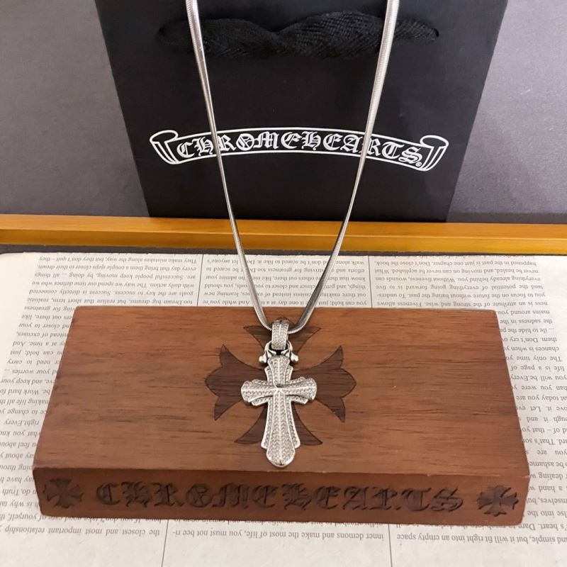 Ch**me He**ts necklaces